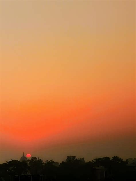 Sunrise in Delhi, India : r/pics