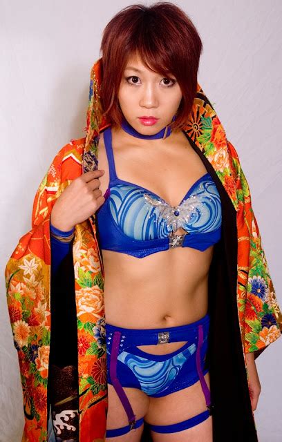 Japanese Female Wrestling: Kana is now Kanna in the WWE