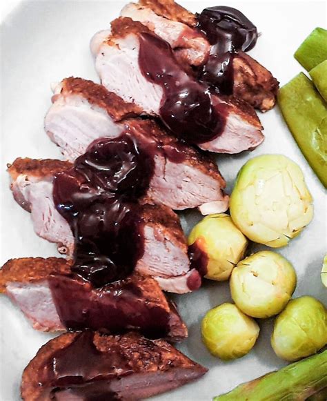 Crispy roast duck with cherry sauce - Foodle Club