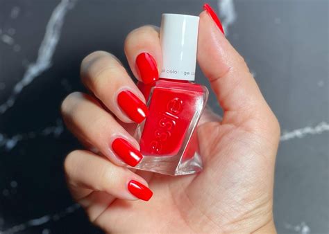 essie gel couture rock the runway Review — Lots of Lacquer