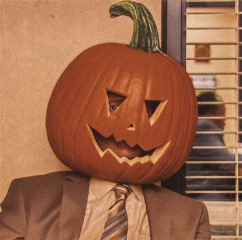 Dwight Schrute pumpkin head aesthetic | Dwight pumpkin head, Pumpkin ...