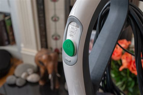 Vorwerk Kobold VK200 Review | Trusted Reviews