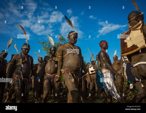 Bodi Tribe Fat Men During Kael Ceremony, Hana Mursi, Omo Valley, Ethiopia Stock Photo - Alamy