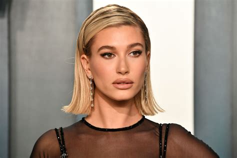 A Guide to Hailey Bieber's Athleisure Look with Her Cult-Favorite Leggings : HOT GOSSIP : Beauty ...