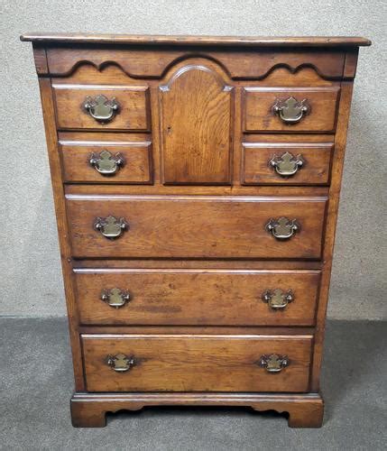 Oak TV Entertainment Cabinet In The Form of A Norfolk Chest - #8266 ...