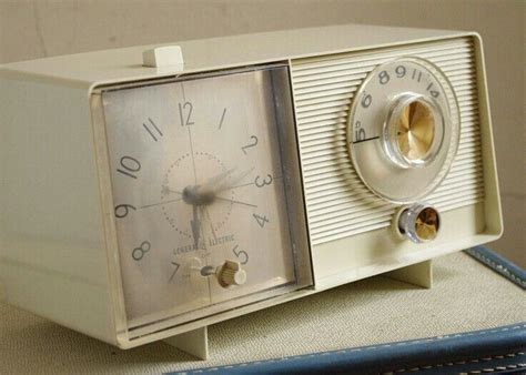 Pin by David on DECO | Vintage clock, Childhood memories, Memories