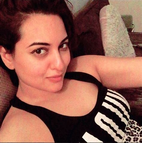 10 Bollywood Actresses Who Look Cute Without Makeup - Bollyimage ...