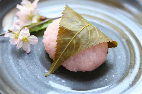 Sakura Mochi (Cherry Blossom Sweet Rice Cakes) Recipe | Recipe | Sakura ...