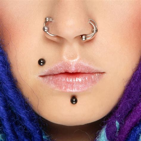 Chin Piercing: What It Is, Prices, Aftercare Tips - Glaminati