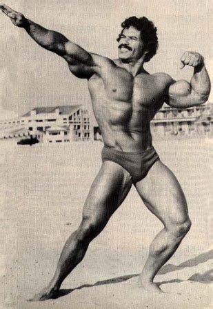 world bodybuilders pictures: lion of hawaii bodybuilder Ed Corney