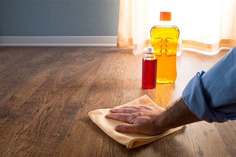 7 Best Homemade Hardwood Floor Cleaners | AHS