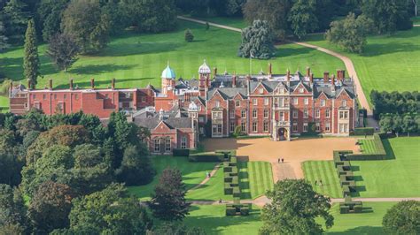 You Can Now Go To A Drive-In Movie On The Queen’s Sandringham Estate | British Vogue