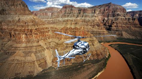 5-Star-Grand-Canyon-Helicopter-Tours-Aircraft-Flying - Things To Do In Las Vegas