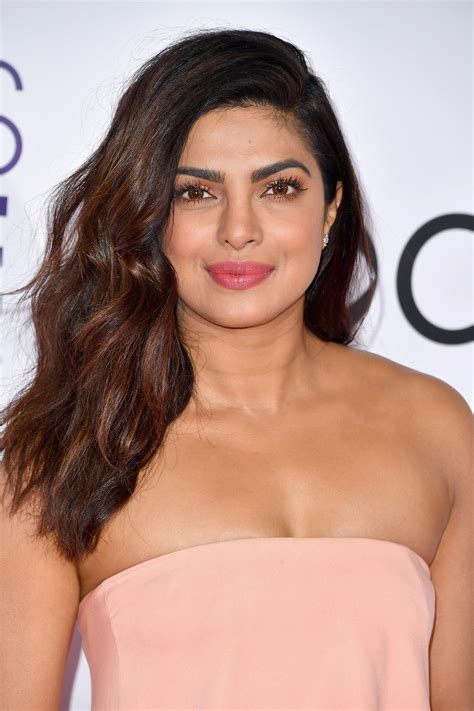 Gorgeous Hair and Makeup Look of Priyanka Chopra at the People's Choice ...