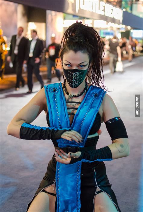 Best female sub-zero cosplay ever. - 9GAG