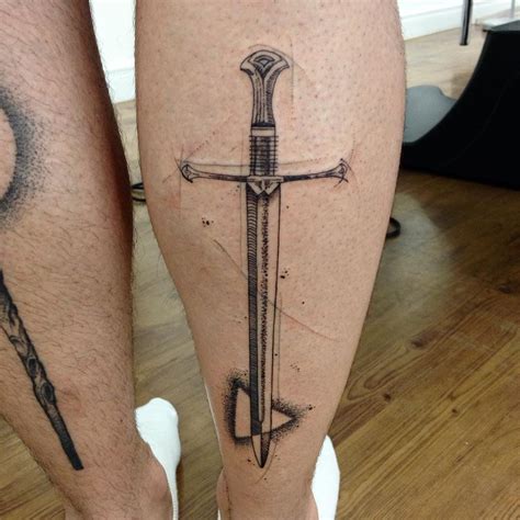 Aggregate 65+ realistic sword tattoo latest - in.cdgdbentre