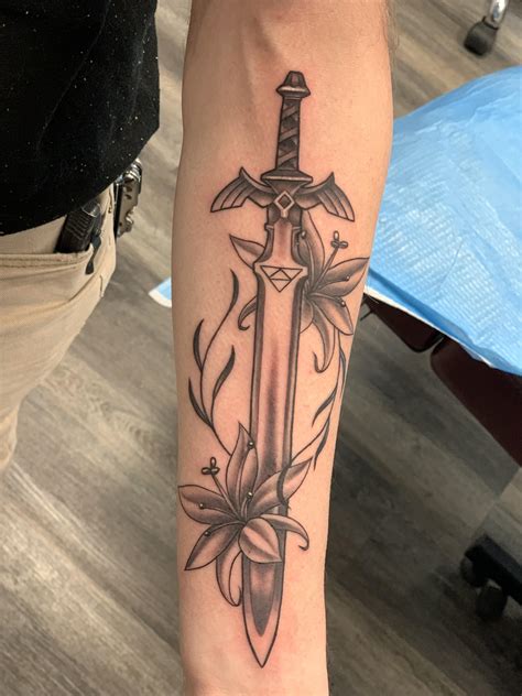 I finally got the Master Sword tattoo that I’ve wanted for years!! : r ...