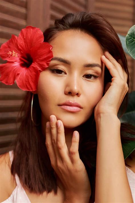 Hibiscus for Hair: Unlocking the Natural Benefits for Strong and Lustrous Locks - Dr. Brahmanand ...