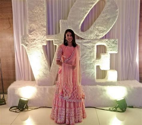 Smriti Mandhana Bio, Age, Career, Ranking & Hottest Photos | Reckon Talk