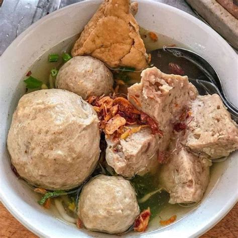 Ini Dia, 17 Daftar Tempat Makan Bakso Paling Enak di Tegal, Pasti Ketagihan!