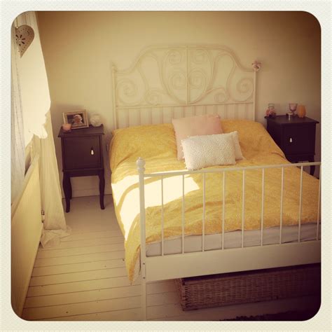Pretty yellow bedding