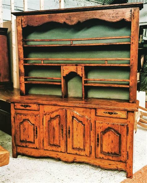 A fine country dresser of terrific proportions with delightful depth of colour - Size matters ...
