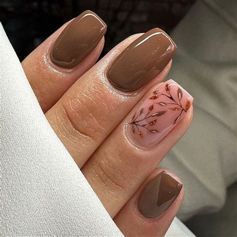 16 Fall Leaf Nail Art Designs That'll Put You In An Autumnal Mood