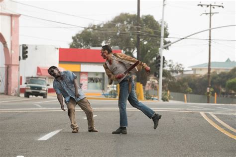 'Fear The Walking Dead' Spoilers: EP Talks 'TWD' Crossover & Tonight's ...