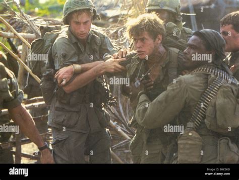 PLATOON -1986 WILLEM DAFOE Stock Photo - Alamy