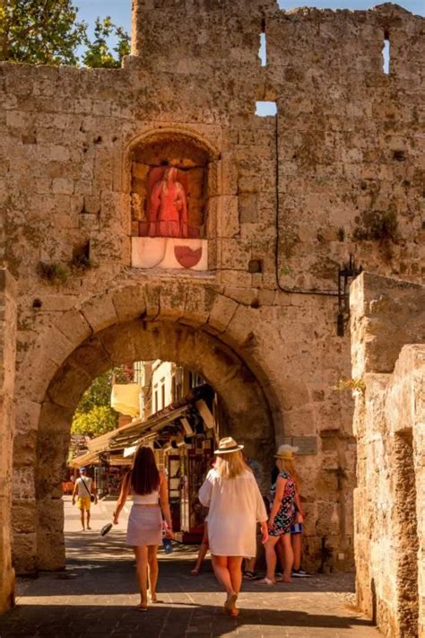 The Medieval City of Rhodes (A Guide to Visiting Rhodes Old Town)