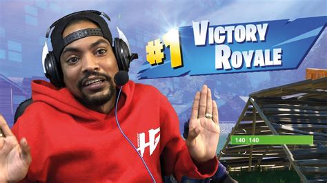 VICTORY ROYALE MET SQUADS IN FORTNITE - YouTube