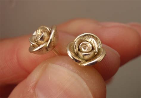 Post pics of your plain gold or silver stud earrings! | PurseForum
