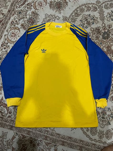 Adidas vintage, Men's Fashion, Activewear on Carousell