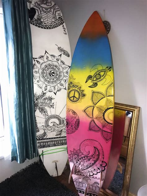 Custom surfboard art spray painting free hand drawing | Surfboard art ...