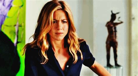 This middle-aged actresses are QUEENS 👑 💕 — Gifs Hunt - Jennifer Aniston