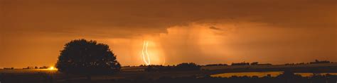 Thunderstorm Lightning - LinkedIn Background - Get some inspiration!