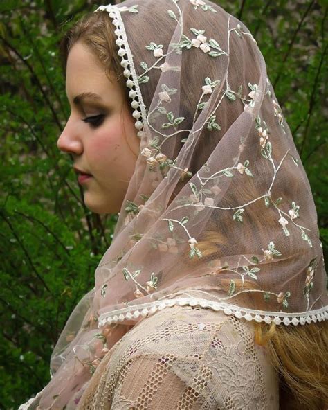 Pin on Primera Comunión | Catholic veil, Church veil, Mantilla veils catholic