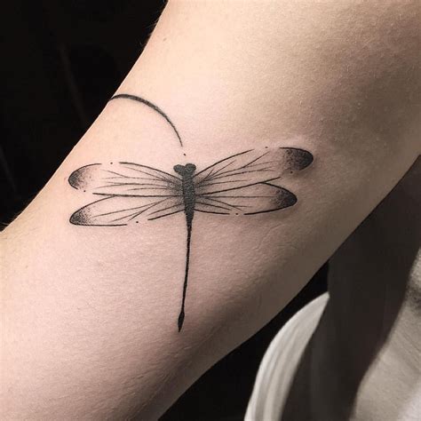 Dragonfly Tattoo | Tattoo Ideas and Inspiration | Tatuagem de desenho de libélula, Tatuagem de ...