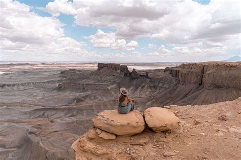 How to Visit Moonscape Overlook in Southern Utah