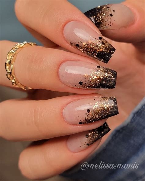 Black and Gold ombre nails | Unhas douradas, Unhas bonitas, Unhas ...