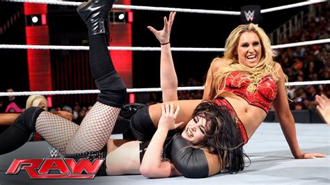 Paige vs. Charlotte – WWE Women’s Championtitel Match: Raw, 20. Juni 2016 - YouTube