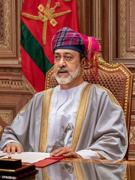 His majesty sultan Haitham bin Tariq | Fashion, Academic dress, Sultanate of oman