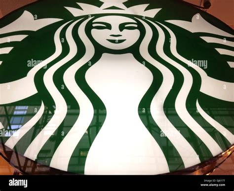 Starbucks logo hi-res stock photography and images - Alamy