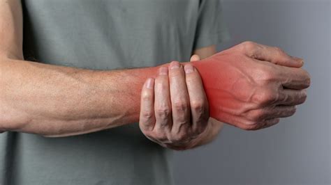 4 Common Hand and Wrist Injuries