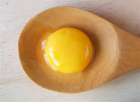 4 Surprising Effects of Eating Egg Yolks — Eat This Not That