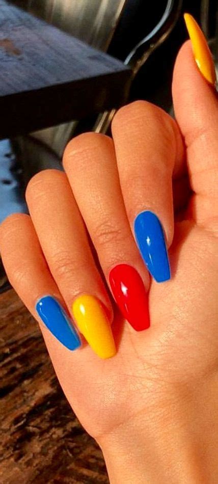 Épinglé par michelle golden sur Nails | Ongles rouges, Ongles bleus, Ongles orange