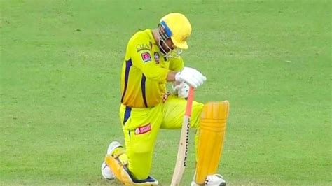 IPL 2020: MS Dhoni Batting In Poor Health Condition VS SRH | Dhoni ...