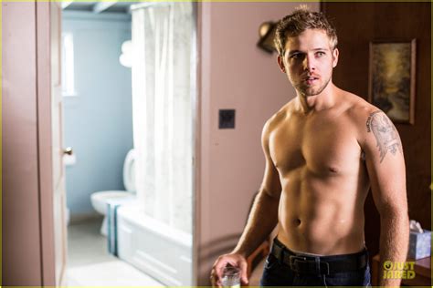 Max Thieriot Talks Shirtless Scenes in 'Bates Motel'! (Exclusive ...