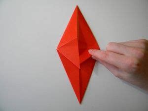 Konsten att vika papper - Base fold: Fish base | Vika papper, Papperspyssel, Origami