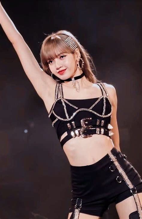 lisa pics ♡ on Twitter | Blackpink fashion, Kpop outfits, Beautiful asian girls